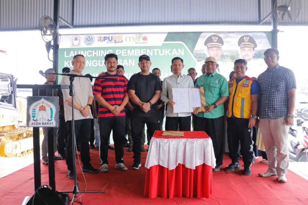 Bupati Tarmizi Launching Pengurus Bank Sampah