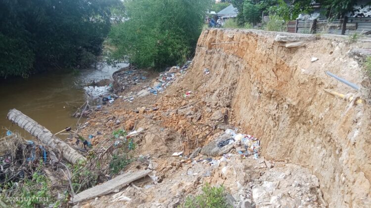 Tanggul DAS Krueng Langsa Amblas, Pemko Langsa Diminta Segera Perbaiki