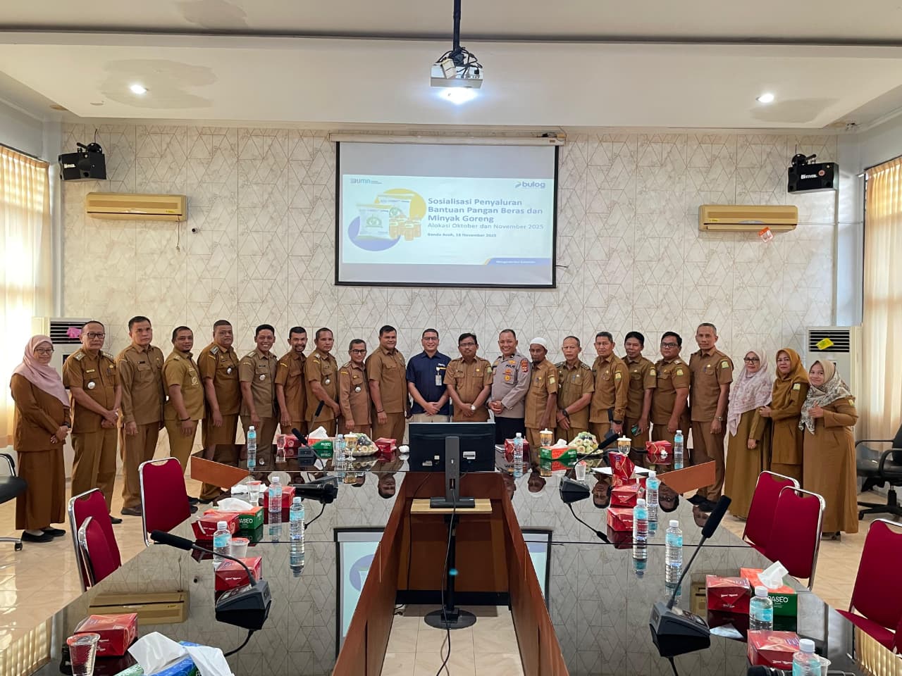 Kadis Pangan Dan Camat Se-Aceh Besar Ikuti Sosialisasi PBP Beras Dan Migor, Alokasi Oktober–November 2025