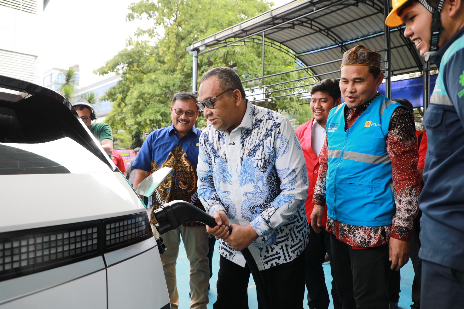 Wamenaker Apresiasi Upaya PLN Sumut Perkuat Infrastruktur SPKLU, Dukung Ekosistem Kendaraan Listrik