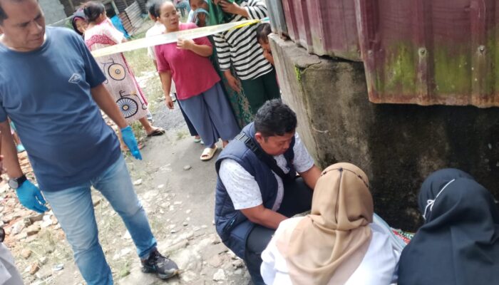 Diduga Baru Dilahirkan, Mayat Bayi Dibuang Di Belakang Rumah