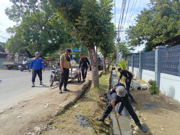 Aksi Cepat BPBD Binjai Jadi Sorotan, Drainase Kotor Langsung Disikat Habis Lewat Gotong Royong