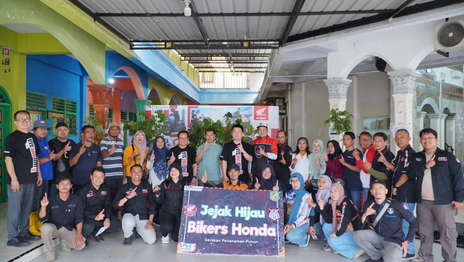 Solid, Jejak Hijau Bikers Honda Hijaukan Teladan Barat