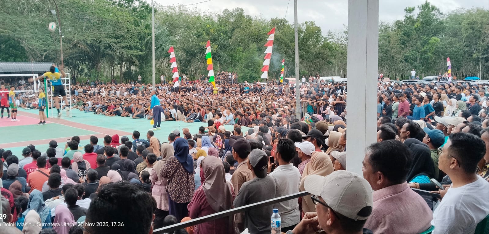 Belasan Ribu Penonton Saksikan Final Open Tournament Bola Voli Di Sergai