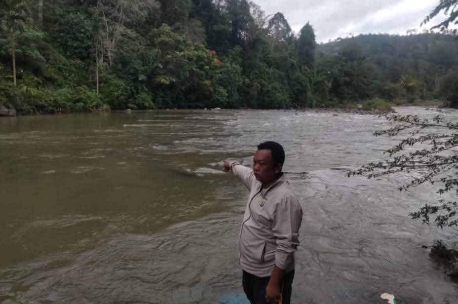 Mayat Wanita Ditemukan Di Sungai Batang Natal, Diduga Akibat Kecelakaan