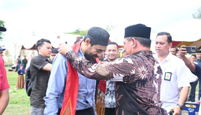 Gubernur Aceh dan Ribuan Masyarakat Aceh Besar Santap Hidangan Maulid Di Kota Jantho