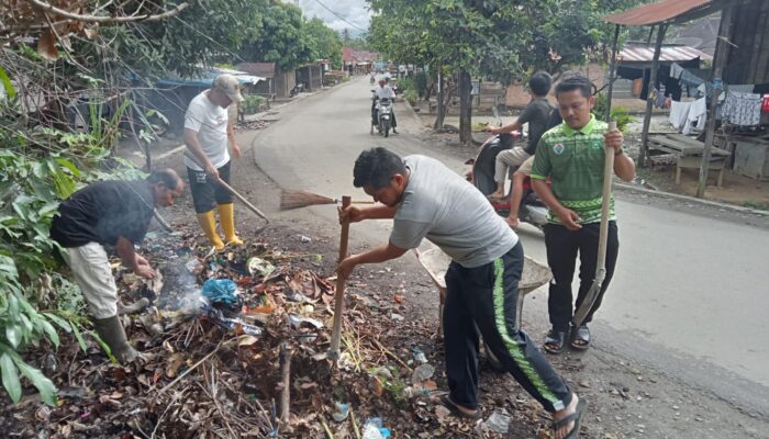 Kades Hutabargot Temukan Bong Berserakan Saat Gotong Royong