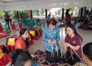 Dinas PMD Bersama TP PKK Nisbar Gelar Pelatihan Mengayam, Pembuatan Sabun Dan Pemasaran Digital