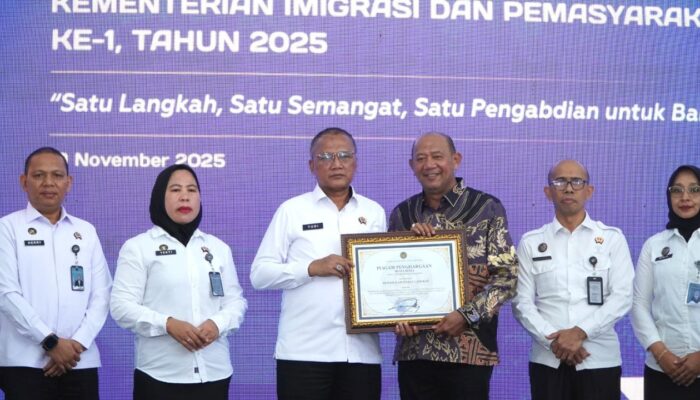 Bupati Langkat Terima Penghargaan Dari Kakanwil Ditjenpas Sumut