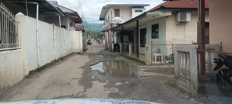 Jalan Rusak Panyabungan, Warga Desak Bupati Madina Bertindak