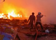 Puluhan Lapak Di Pasar Induk Sidikalang Ludes Terbakar