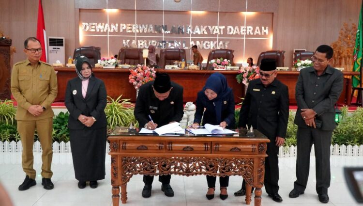 KUA-PPAS T.A 2026 Selesai Dibahas, Syah Afandin Apresiasi DPRD Dan Tim Anggaran