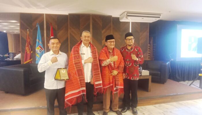 Bedah Buku RE Nainggolan Diapresiasi Urai Keteladanan Dan Pengabdian