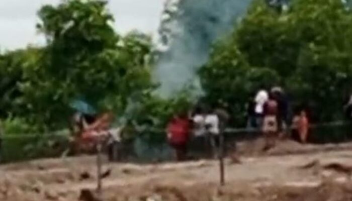 Warga Sungai Pauh Tanjung Bakar Lapak Narkoba Di Areal Tambak