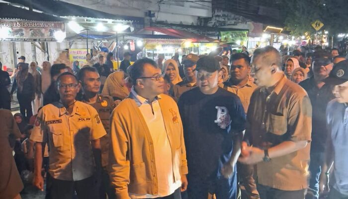 Asri Ludin Tambunan Diserbu Warga Saat Hadiri Deliserdang Weekend Jalan Diponegoro Lubukpakam