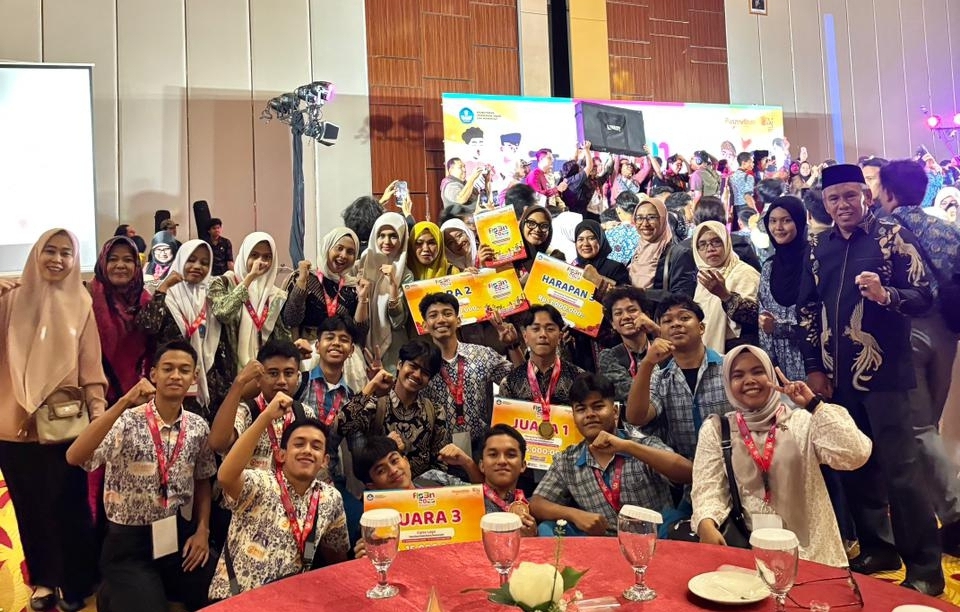 Empat Siswa Aceh Raih Prestasi Nasional Di FLS3N