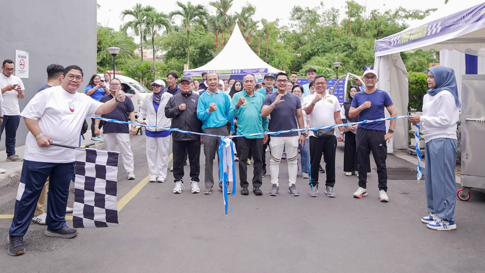 Columbia Asia Hospital Medan Gelar “Doctor’s Day Fun Walk With Family”
