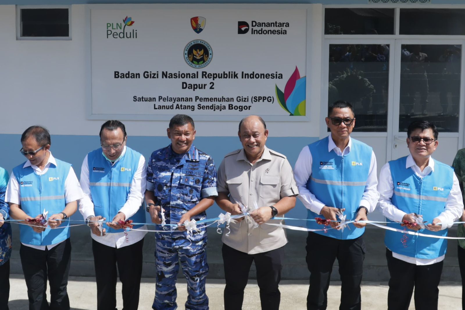 Salurkan Program Gizi Keluarga Sehat, PLN Bersama TNI AU Bangun Dapur 2 SPPG