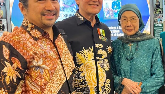 Dr Rayati Syafrin Hadiri Syukuran HUT Ke-75 Tahun dan Peluncuran Buku Rahmat Shah