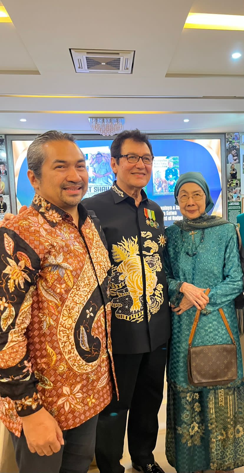 Dr Rayati Syafrin Hadiri Syukuran HUT Ke-75 Tahun dan Peluncuran Buku Rahmat Shah