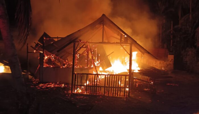 Satu Rumah Semi Permanen Ludes Terbakar Di Seunagan Timur