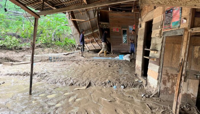 Longsor Terjang Muara Batang Angkola, Rumah Rusak, Akses Terputus