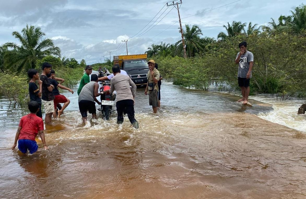 Curah Hujan Tinggi, Jalur Alternatif Singkil-Subulussalam Mulai Terendam Banjir