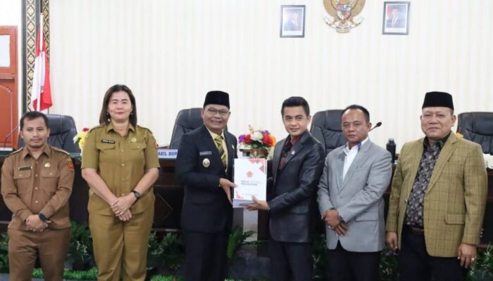 Wakil Bupati Nias Barat Sampaikan Nota Keuangan RAPBD 2026