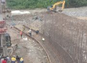 Rekanan Diminta Serius Rampungkan Pembangunan Jembatan Rangka Baja Mbarung