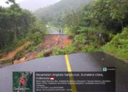 Jalan Nasional Di Danau Siais Tapsel Patah Dan Putus Total