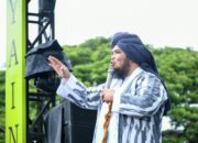 Isi Ceramah Maulid Raya, Ustadz Derry Sulaiman Kupas Keistimewaan Umat Rasulullah SAW