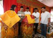 Kala Illiza Suguhi Idang Meulapeh Untuk Menteri Fadli Zon