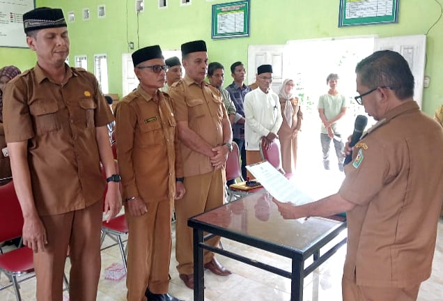 Camat Peukan Baro Lantik Tiga Pj Keuchik