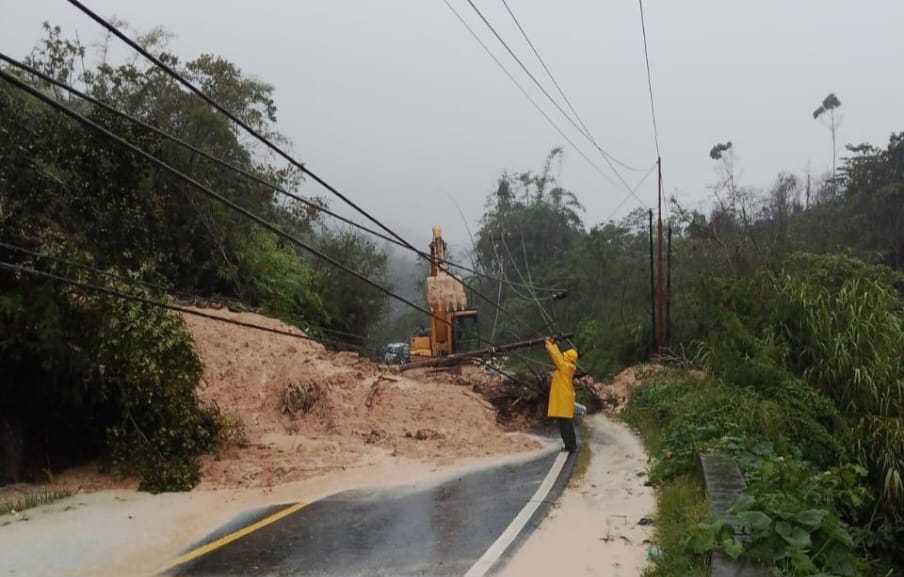 Alami Cuaca Ekstrem Di Tapteng Dan Sibolga, PLN Gerak Cepat Amankan Jaringan Kelistrikan