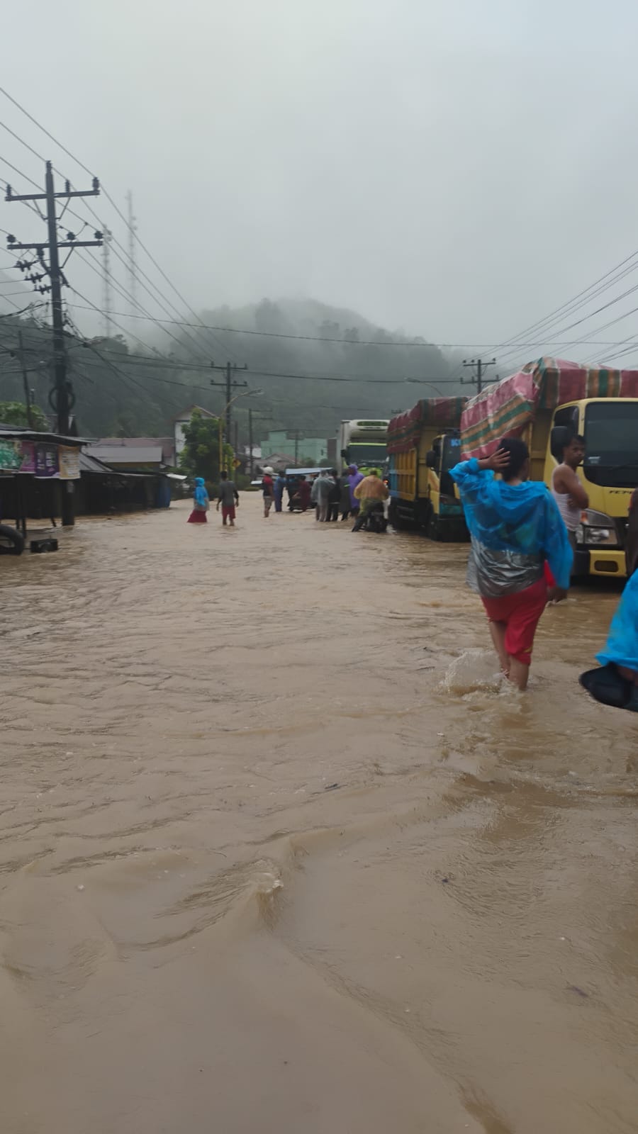 Tapteng Berduka: Ribuan Rumah Terendam, Banjir Capai 3 Meter Akibat Cuaca Ekstrem