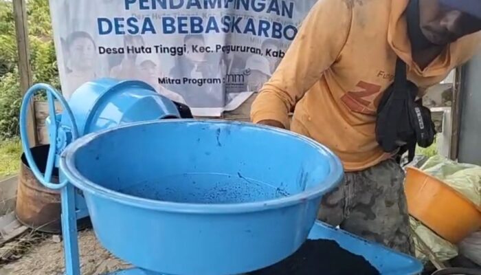Sukseskan “Program Desa Bebas Karbon” Desa Huta Tinggi Samosir, Pelindo Regional 1 Salurkan Mesin Penepung