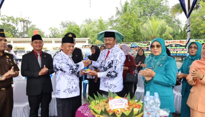 HGN ke-80 di Madina: Upacara Tetap Khidmat Meski Diguyur Hujan