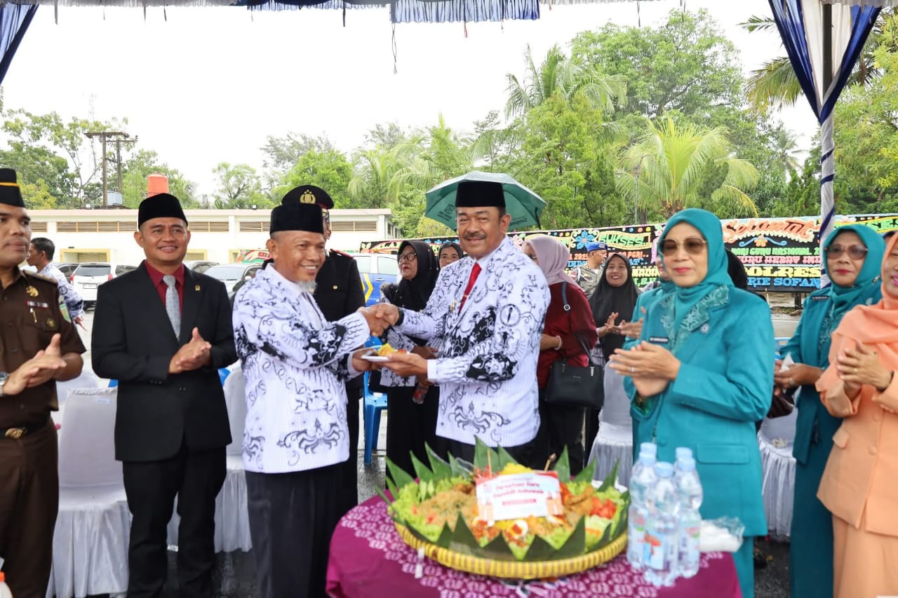 HGN ke-80 di Madina: Upacara Tetap Khidmat Meski Diguyur Hujan