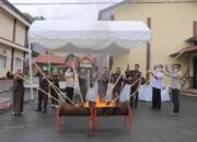 Kejari Abdya Musnahkan Bukti Narkotika Hingga ITE