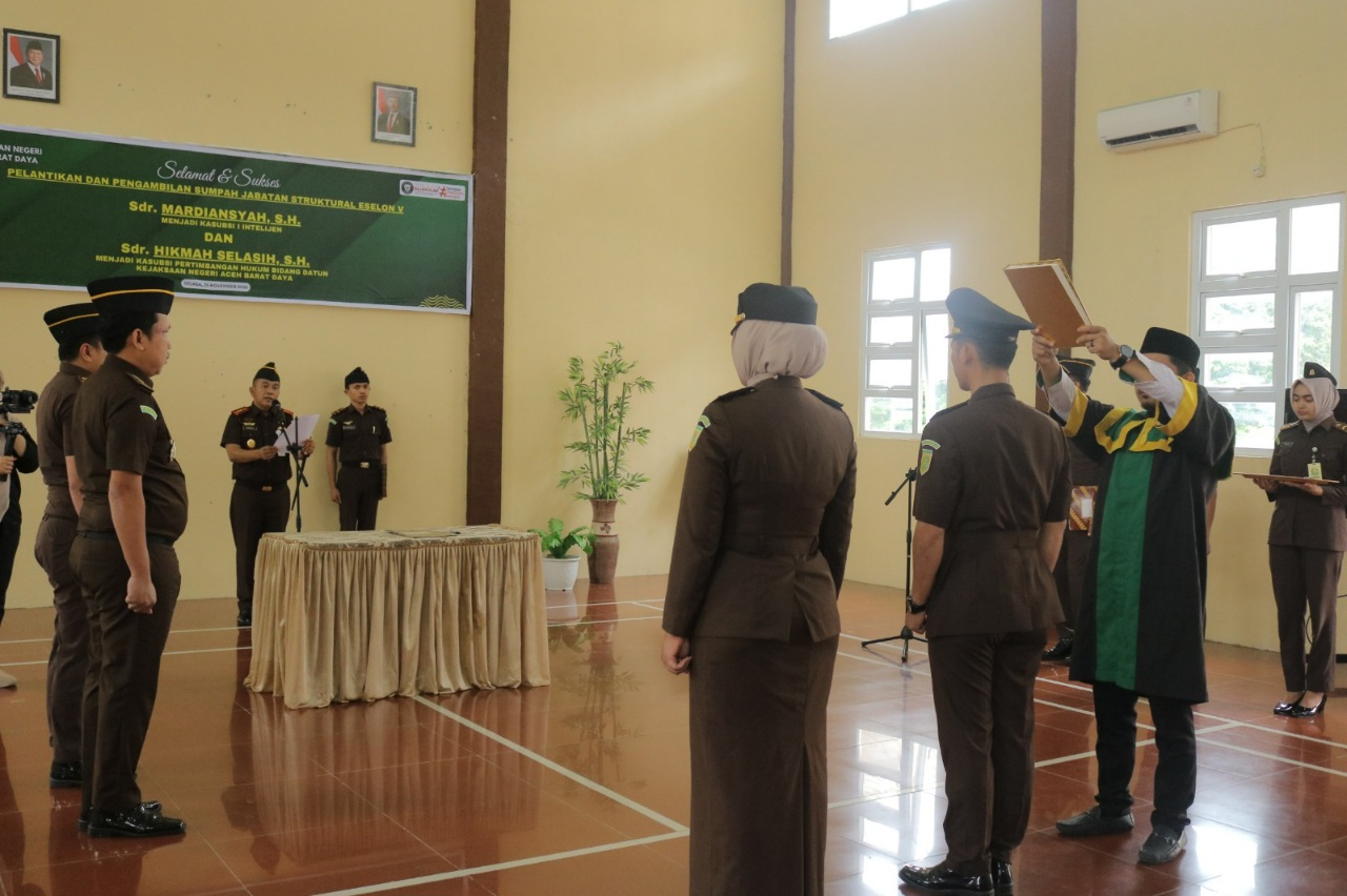 Kajari Abdya Ambil Sumpah Kasubsi Intelijen Dan Datun