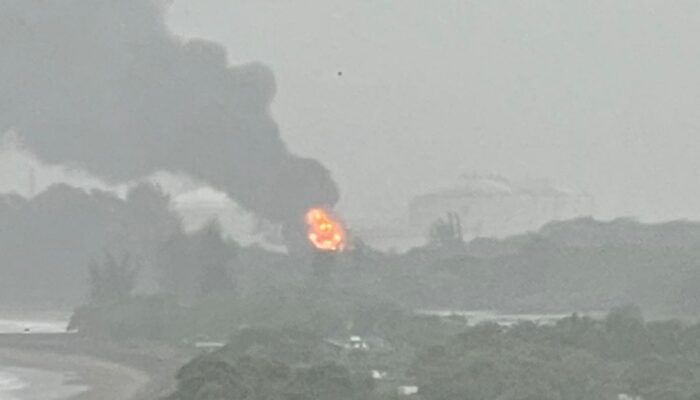 Tangki Penyimpanan Kondensat Harian F-2101 PGE Terbakar