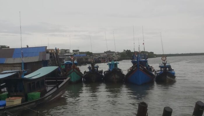 Cuaca Ekstrem, Nelayan Pangkalanbrandan Urung Melaut 