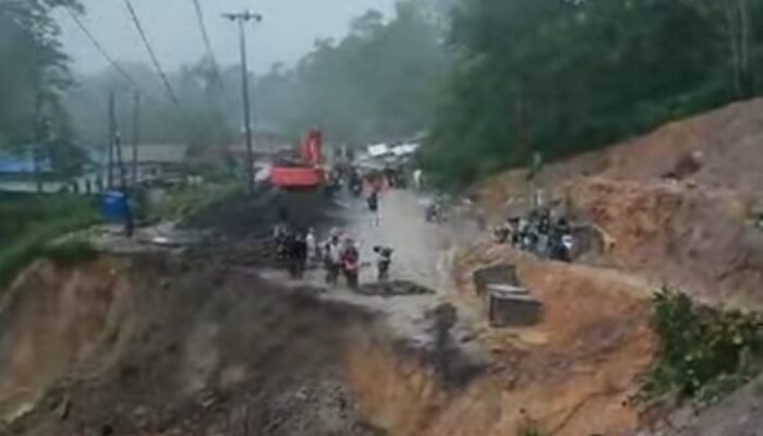 Tapsel Dikepung Bencana, Ke Medan Hanya Via Rantau Parapat