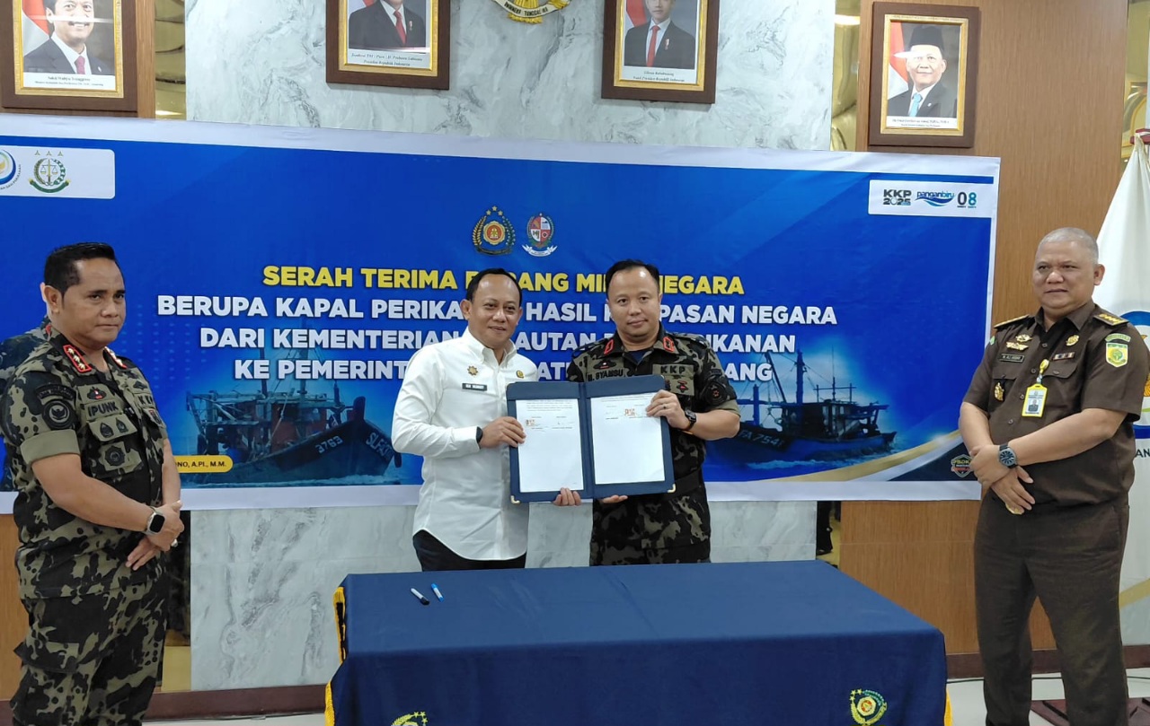 Pemkab Deliserdang Terima 2 Kapal Rampasan Negara Dari PSDKP Belawan