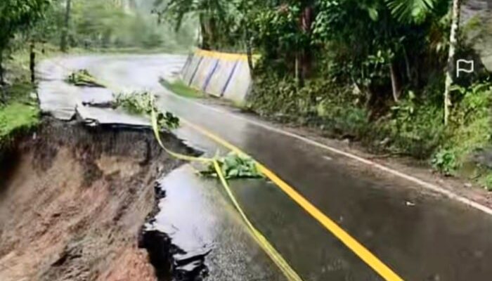 Hujan Picu Jalan Tangse Ambles