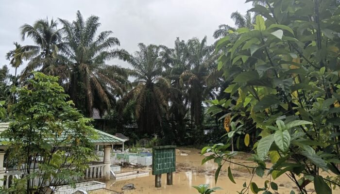 Lae Kombih Meluap, Sejumlah Rumah Guru Ponpes Ad Darajat Digenangi Air