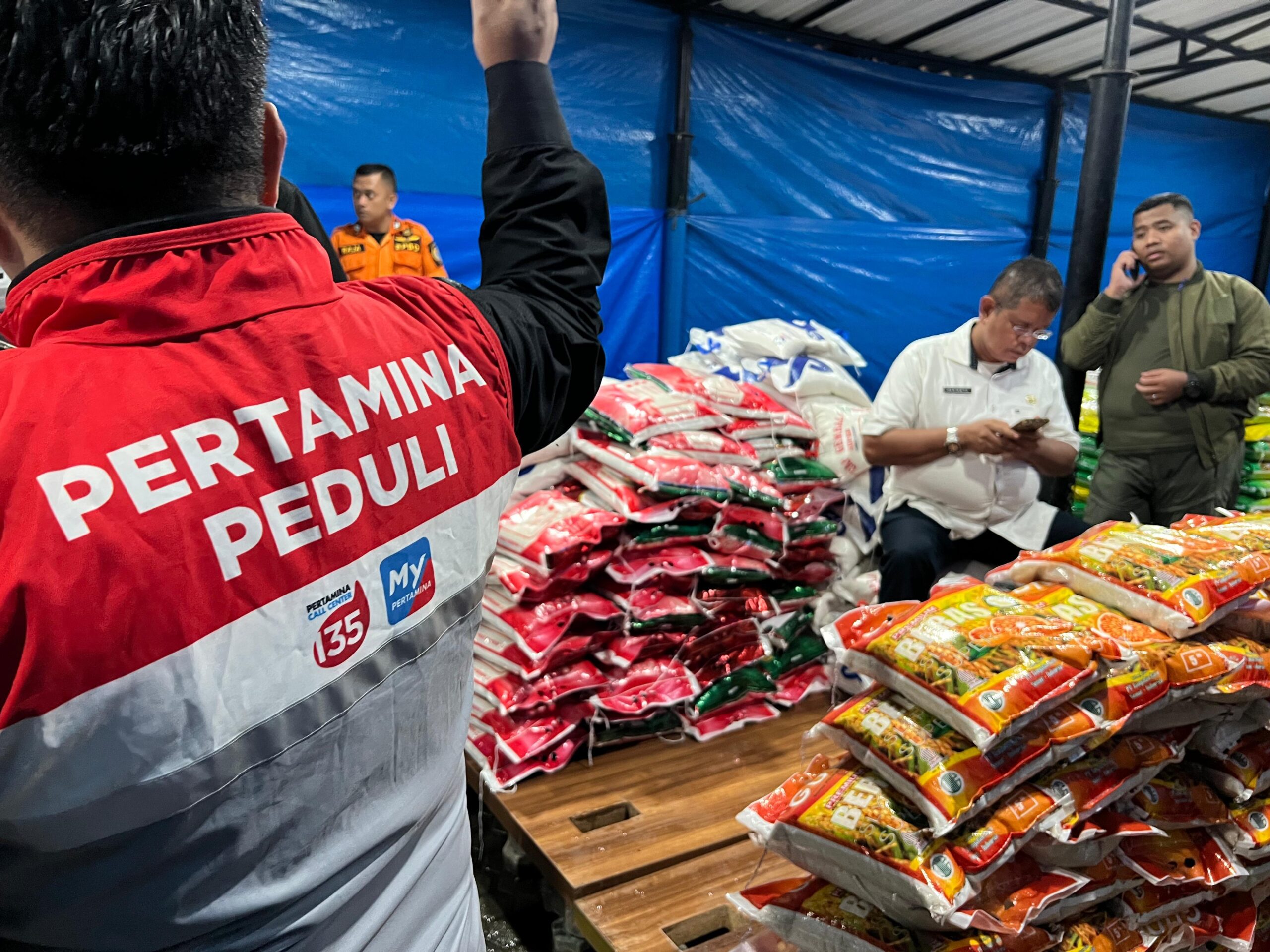 Pertamina Salurkan Bantuan Untuk Warga Terdampak Banjir Dan Longsor Sibolga-Tapanuli