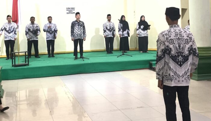 Semarak Hari Guru Nasional 2025, PCM Kampung Dadap Upacara Bersama