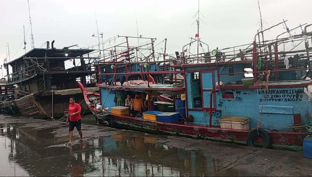 Cuaca Ekstrem Sebabkan Nelayan Di Belawan Tak Melaut