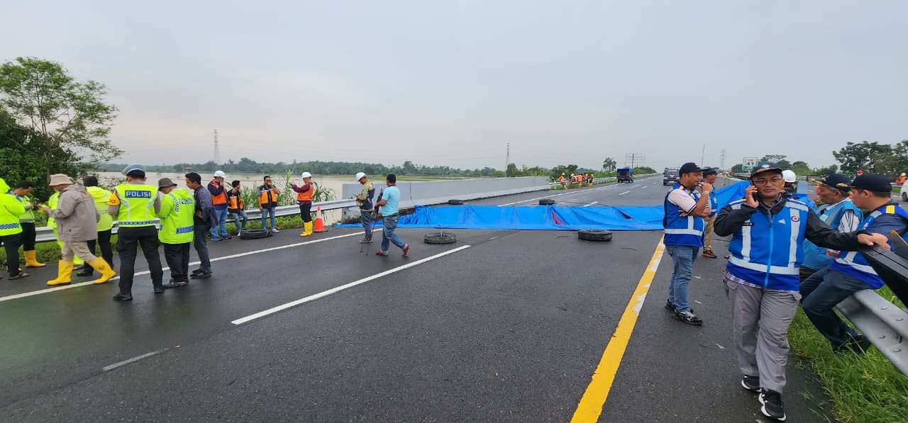 JKT Lakukan Pengalihan Lalu Lintas Sementara Di Tol MKTT Arah Medan